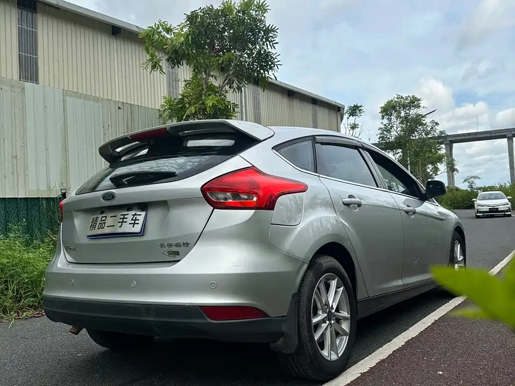 Ford Focus — миниатюра 11