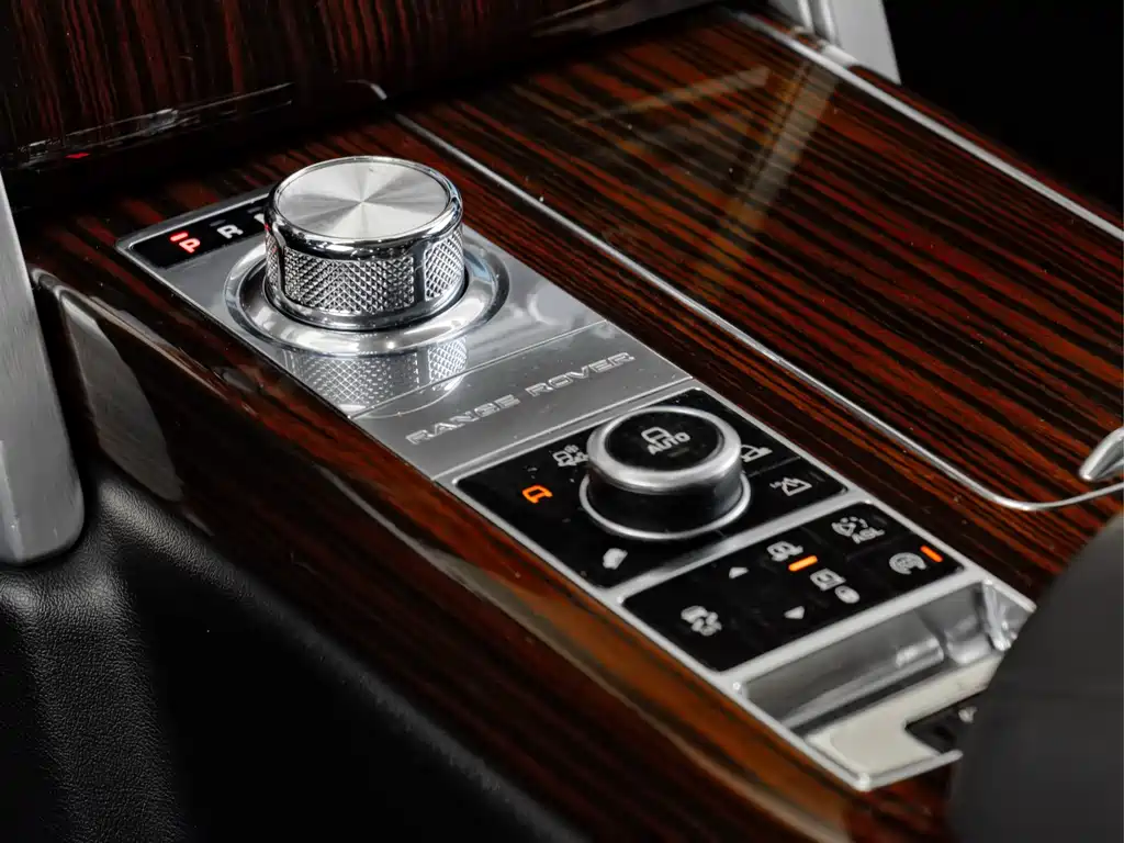 Land Rover Range Rover — миниатюра 10