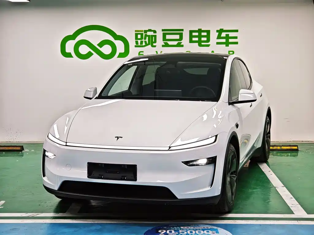 Tesla Model Y 2025