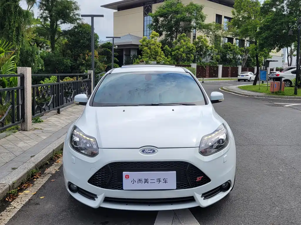 Ford Focus (Import) — миниатюра 2