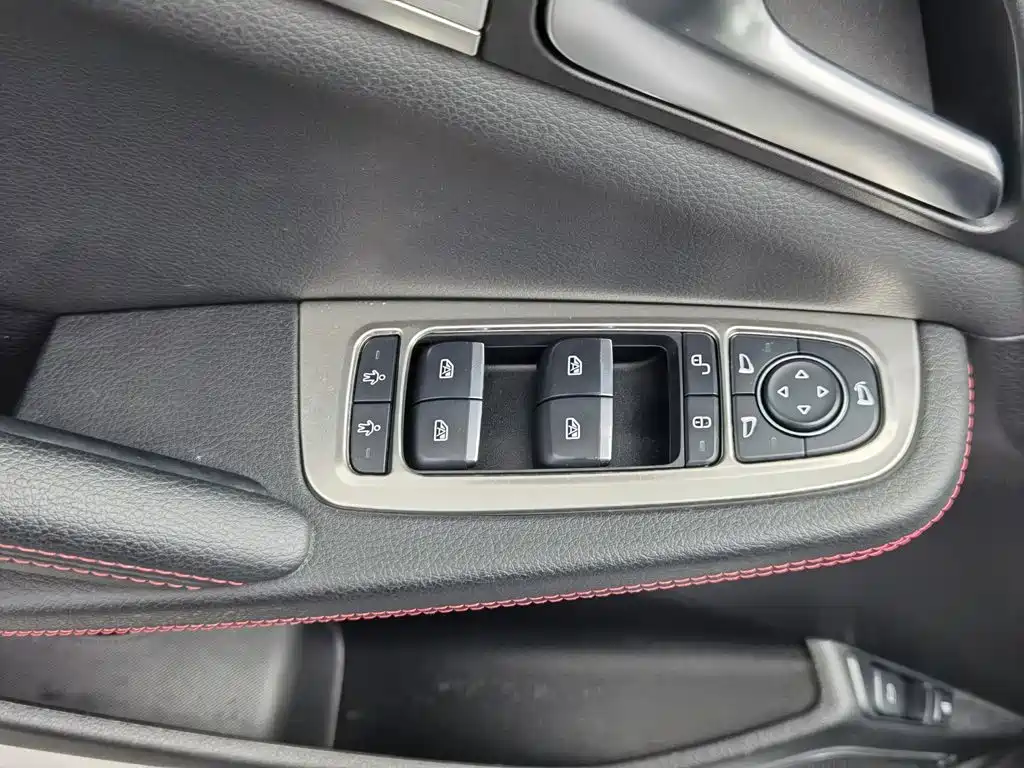 BYD Tang New Energy — миниатюра 9