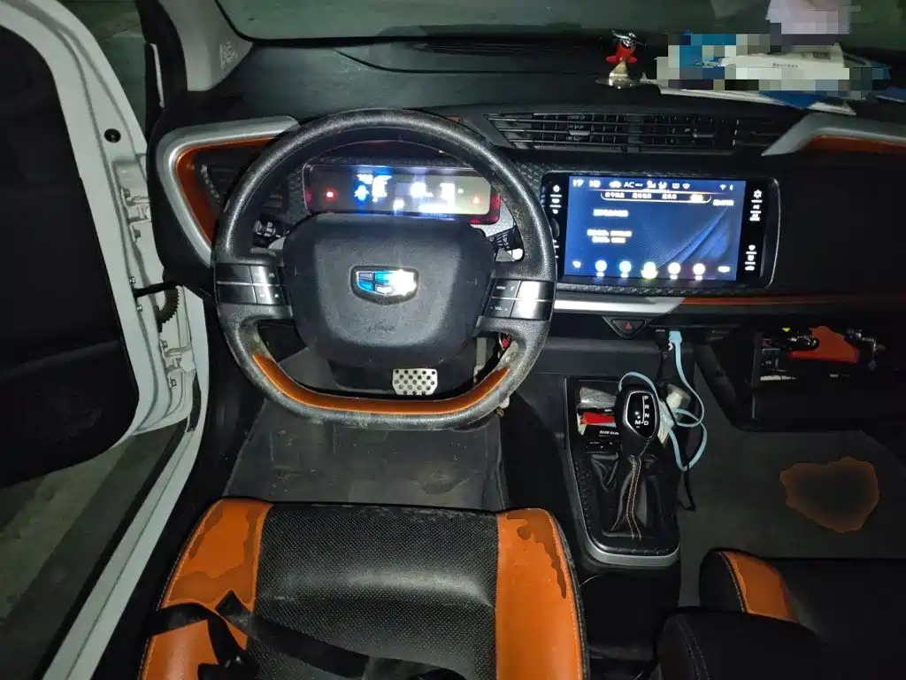 Geely Vision X1 — миниатюра 11