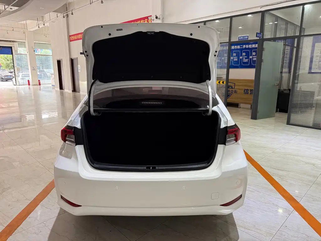 Toyota Corolla — миниатюра 8
