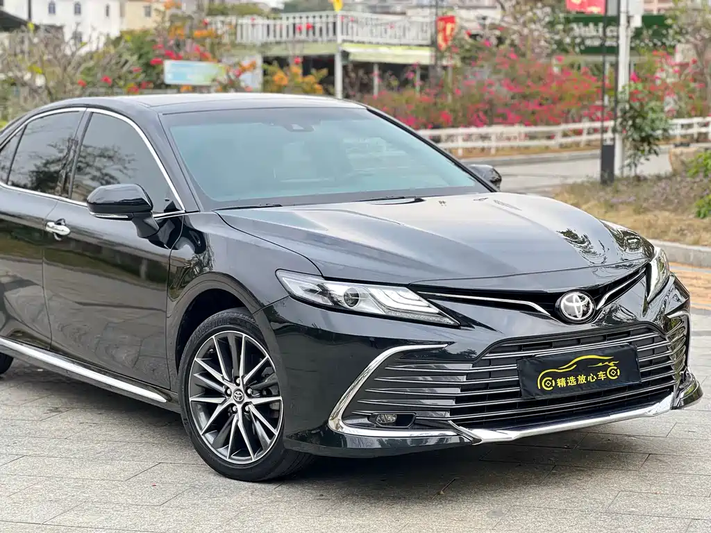 TOYOTA CAMRY