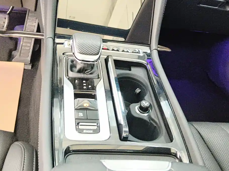 Hongqi Hongqi H5 PHEV — миниатюра 16
