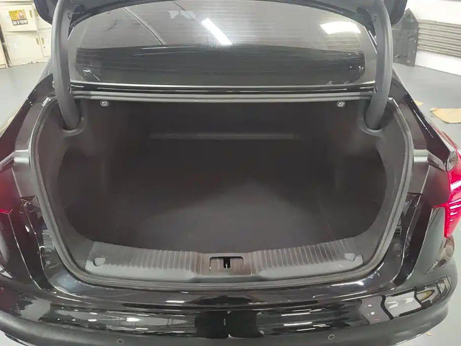 Hongqi Hongqi H5 PHEV — миниатюра 4