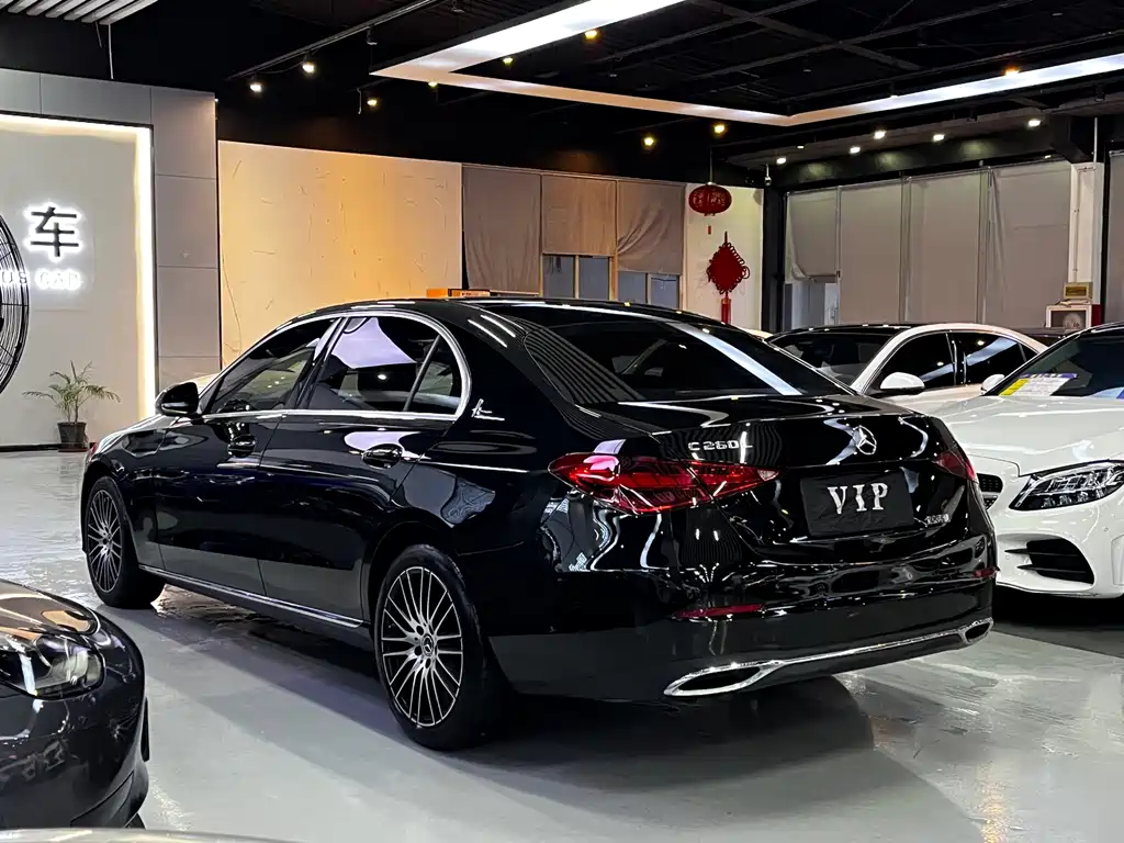 Mercedes-Benz C-Class — миниатюра 11