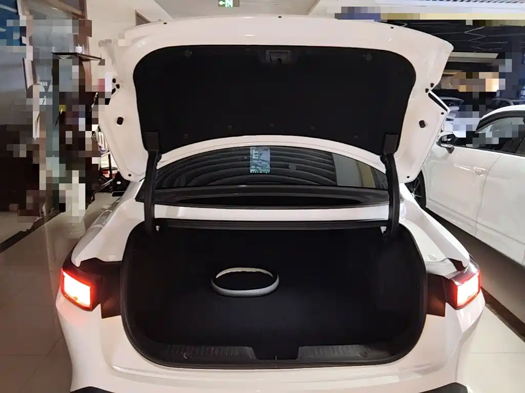 Changan Yida — миниатюра 18