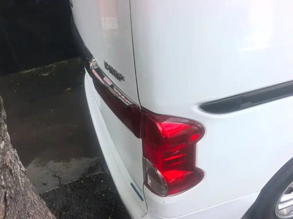 Nissan NV200 — миниатюра 7