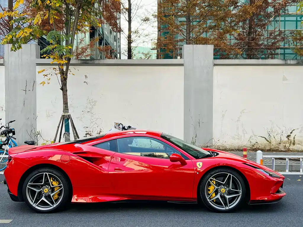 Ferrari F8 — миниатюра 2
