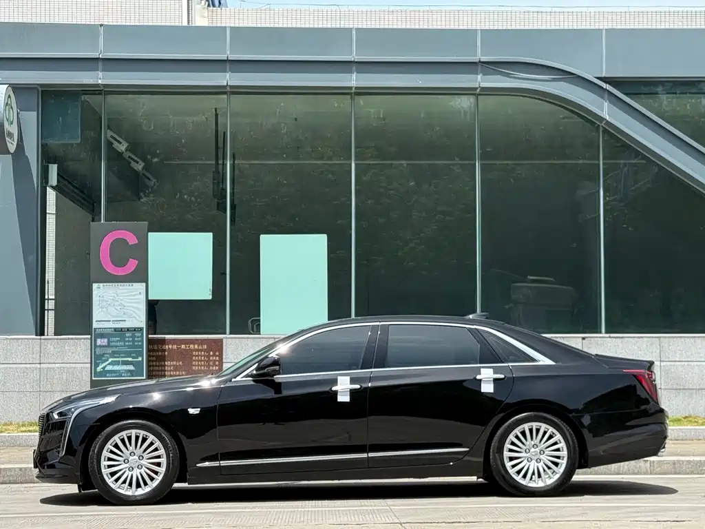 Cadillac CT6 — миниатюра 3