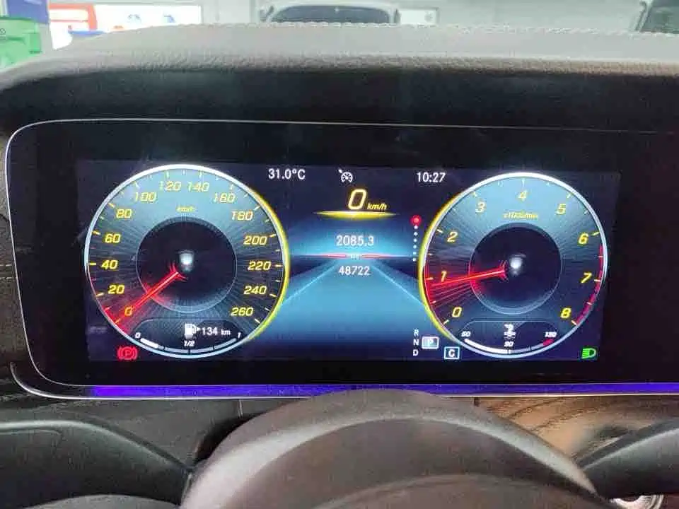 Mercedes-Benz E-Class — миниатюра 6