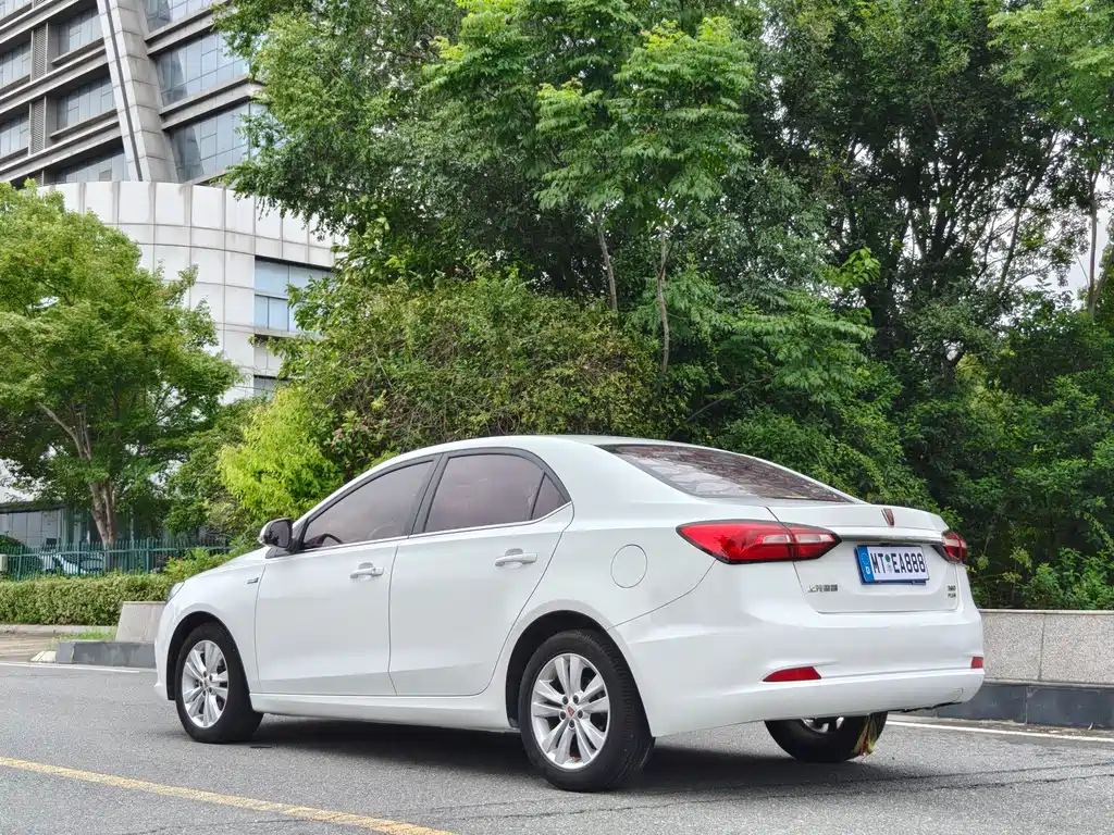 Roewe 360 — миниатюра 7