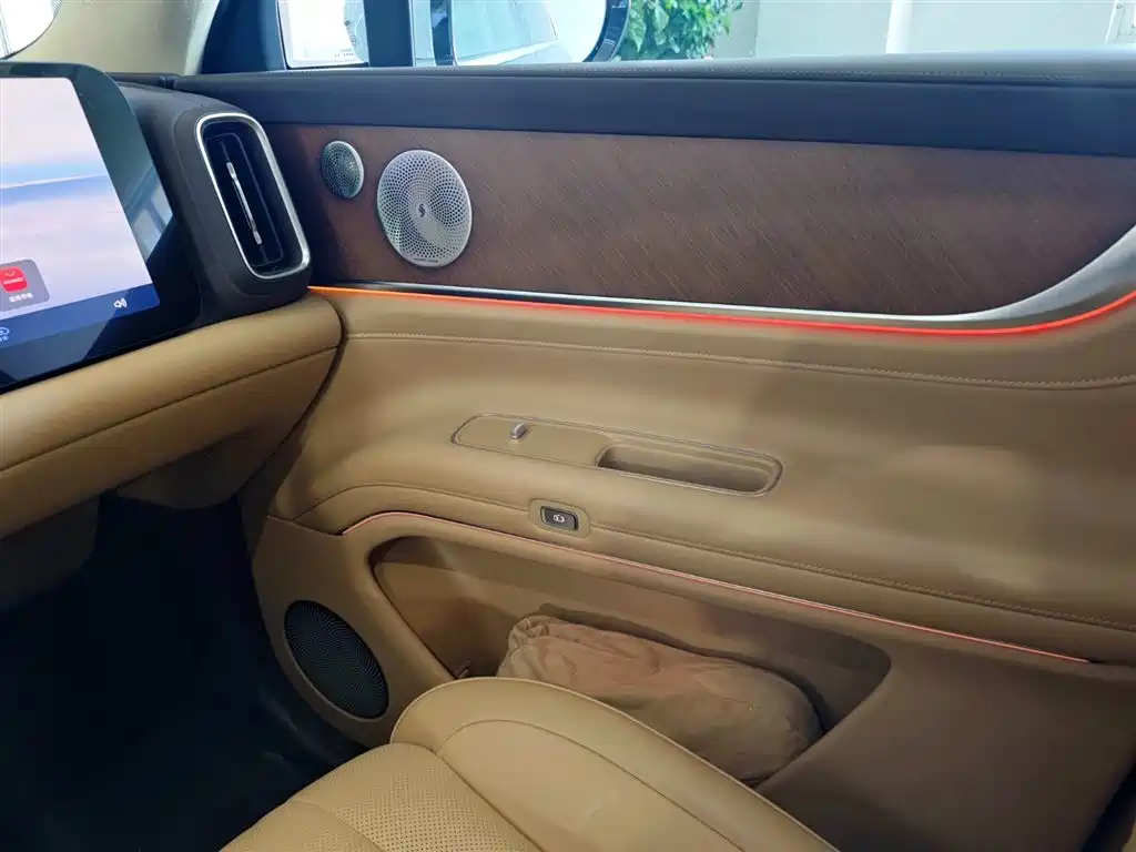 AITO ASK THE WORLD M9