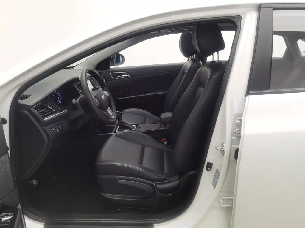 Hyundai Mistra — миниатюра 10