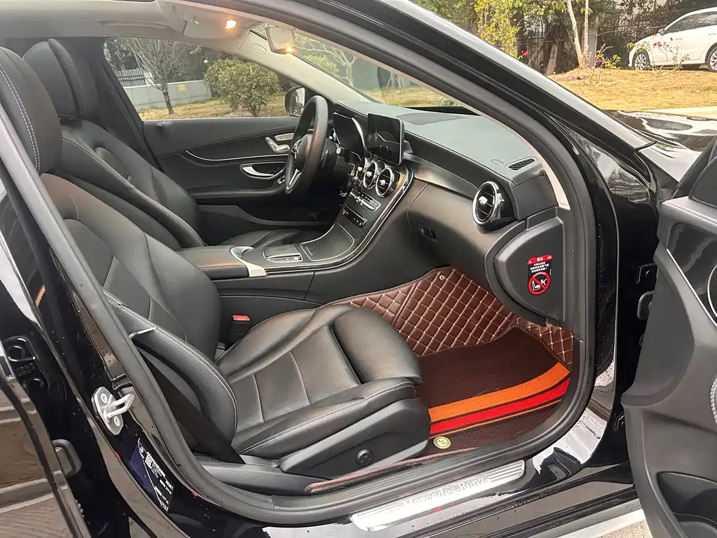 Mercedes-Benz C-Class — миниатюра 3