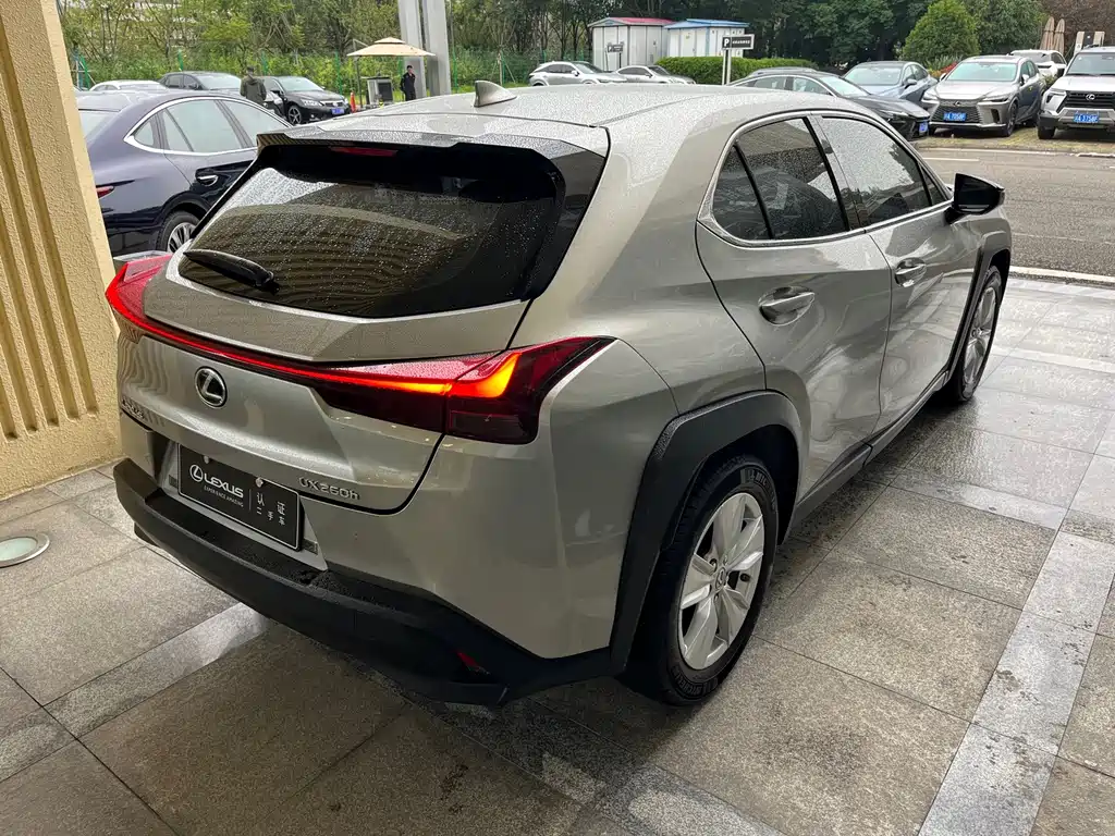 Lexus UX — миниатюра 7