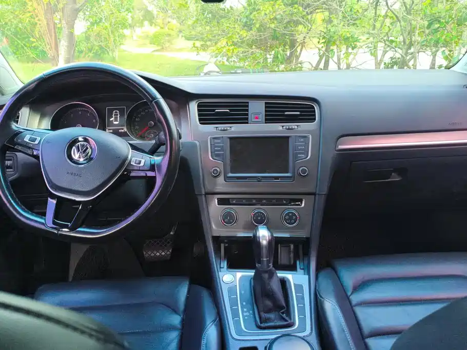 Volkswagen Golf — миниатюра 12