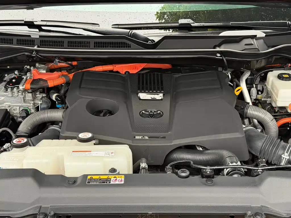 Toyota Sequoia — миниатюра 19
