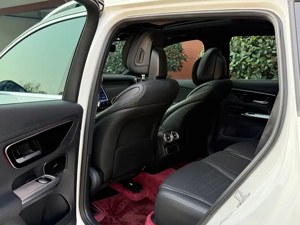 Mercedes-Benz GLC 2024 GLC 260 L 4MATIC 5 мест