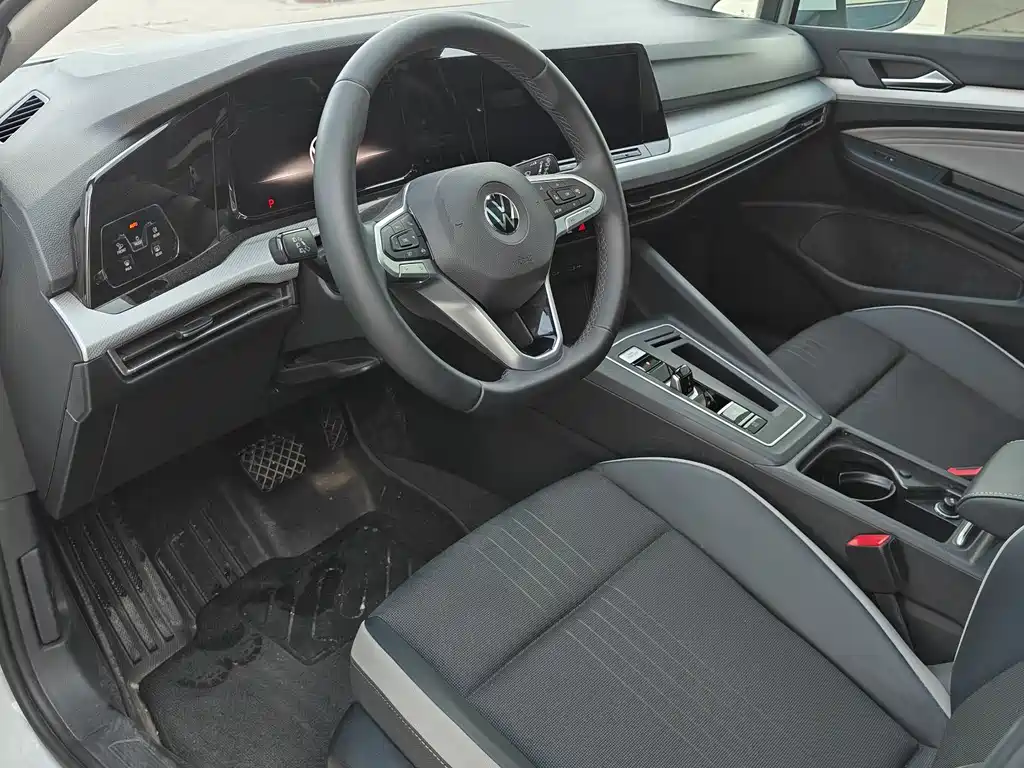 Volkswagen Golf 2024 280TSI DSG Pro