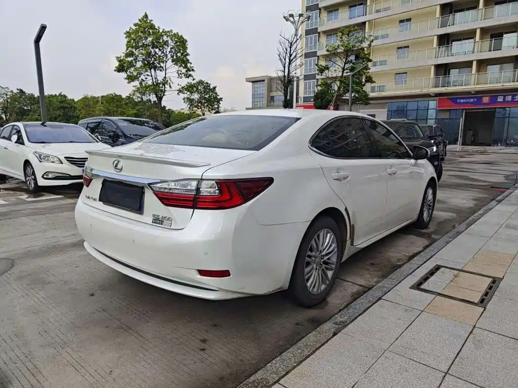 Lexus ES 2015 200 Elite