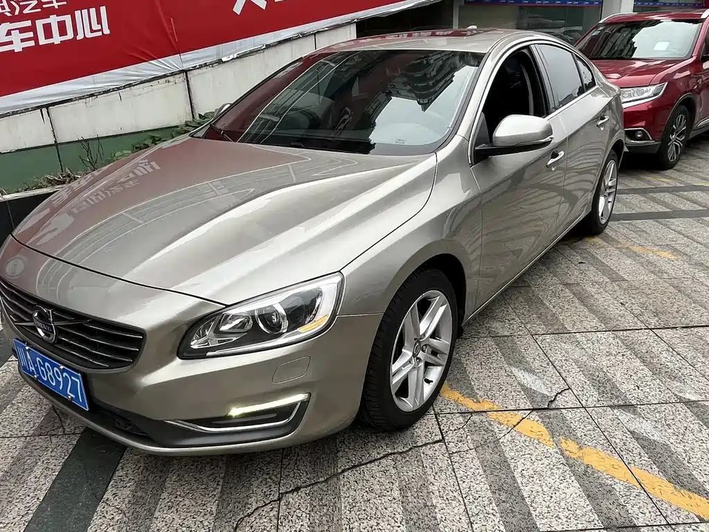 Volvo S60 (Import)