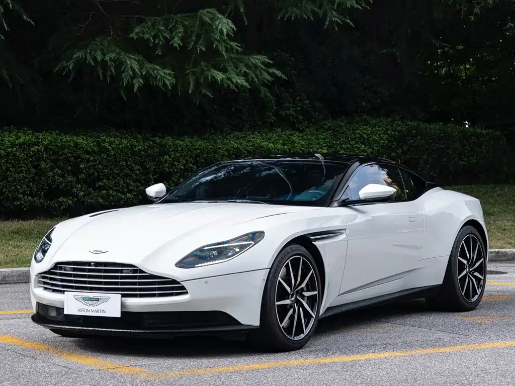 Aston Martin DB11