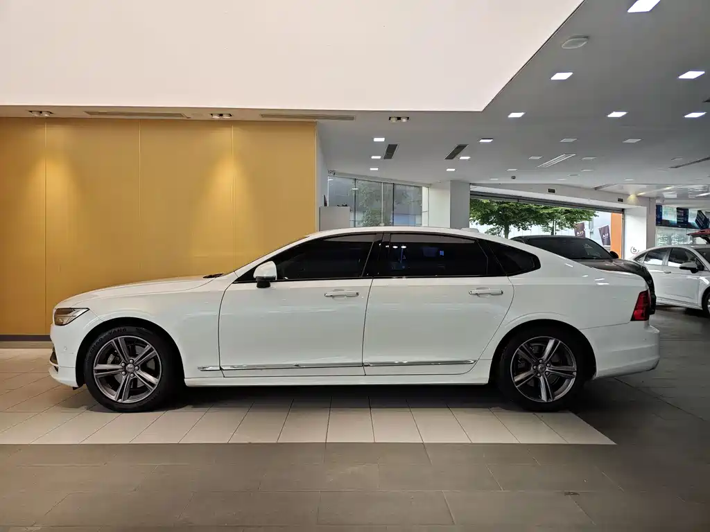 Volvo S90 2019 T5