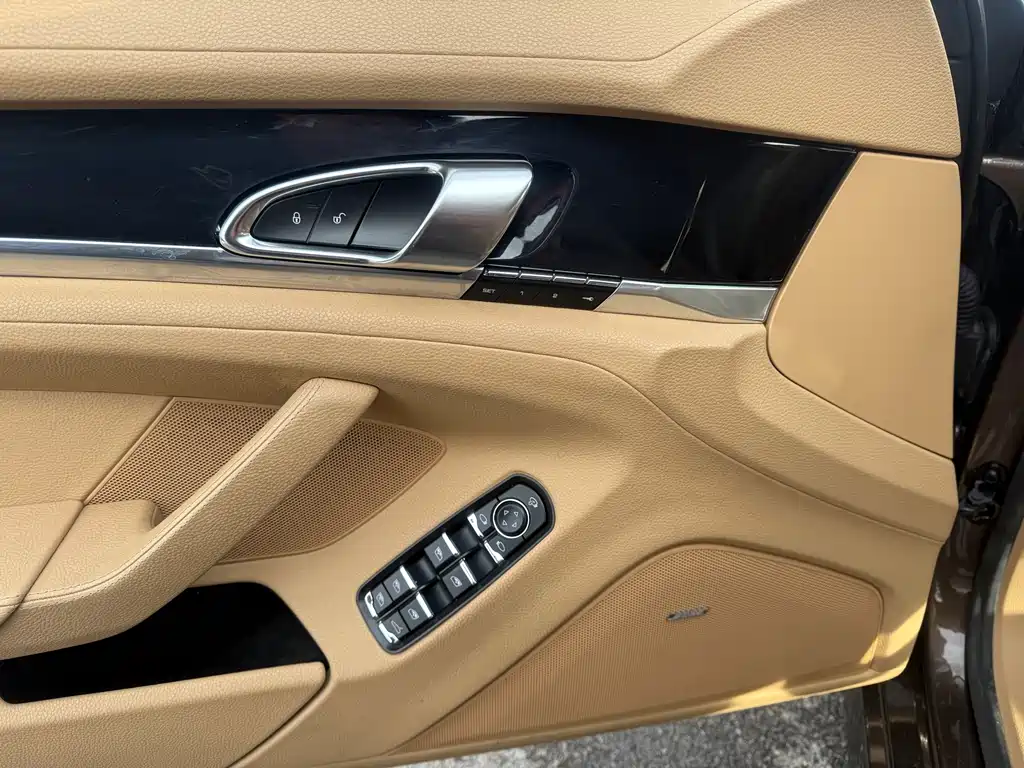 Porsche Panamera 2014 Panamera 4 3.0T