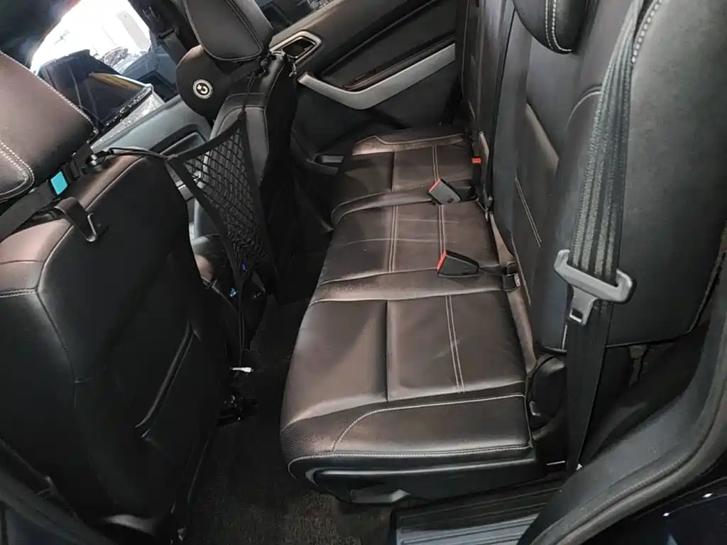 Ford Everest — миниатюра 17