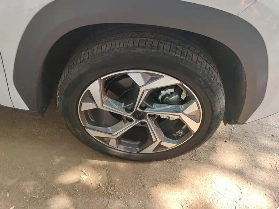 Geely Boyue L — миниатюра 6