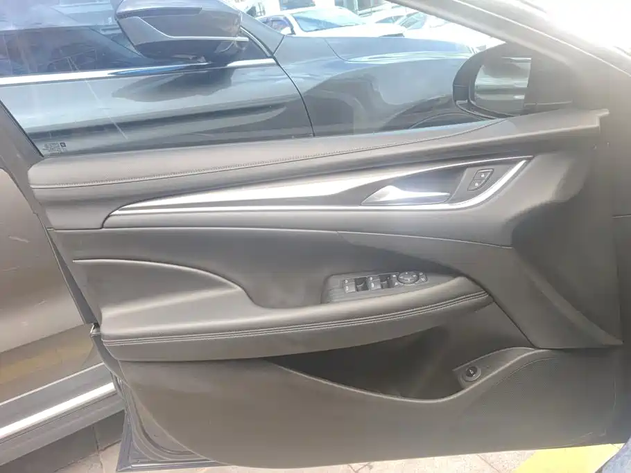 Buick LaCrosse — миниатюра 7