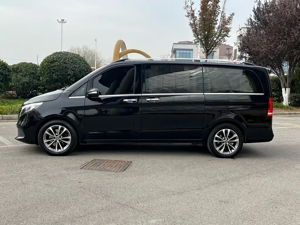 MERCEDES-BENZ V CLASS