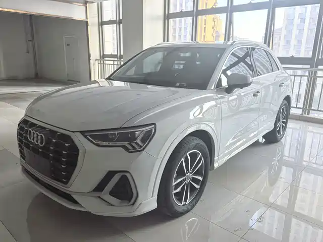 AUDI Q3 2021