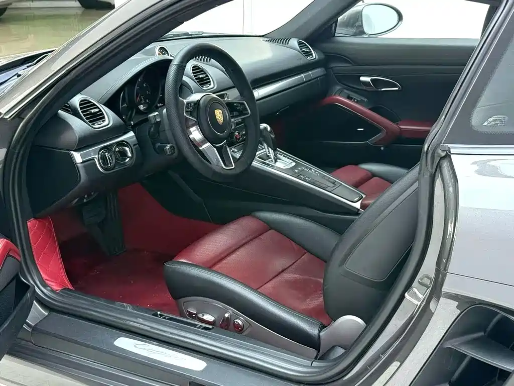 Porsche 718 2018 Cayman 2.0T