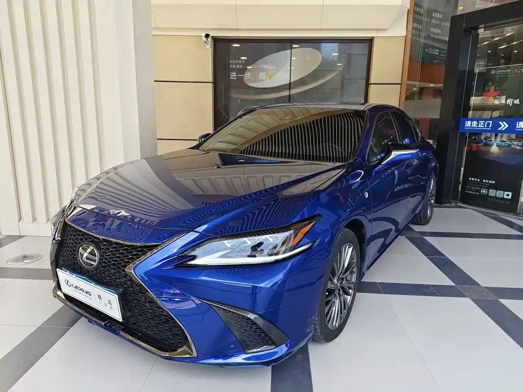 Lexus ES 2019