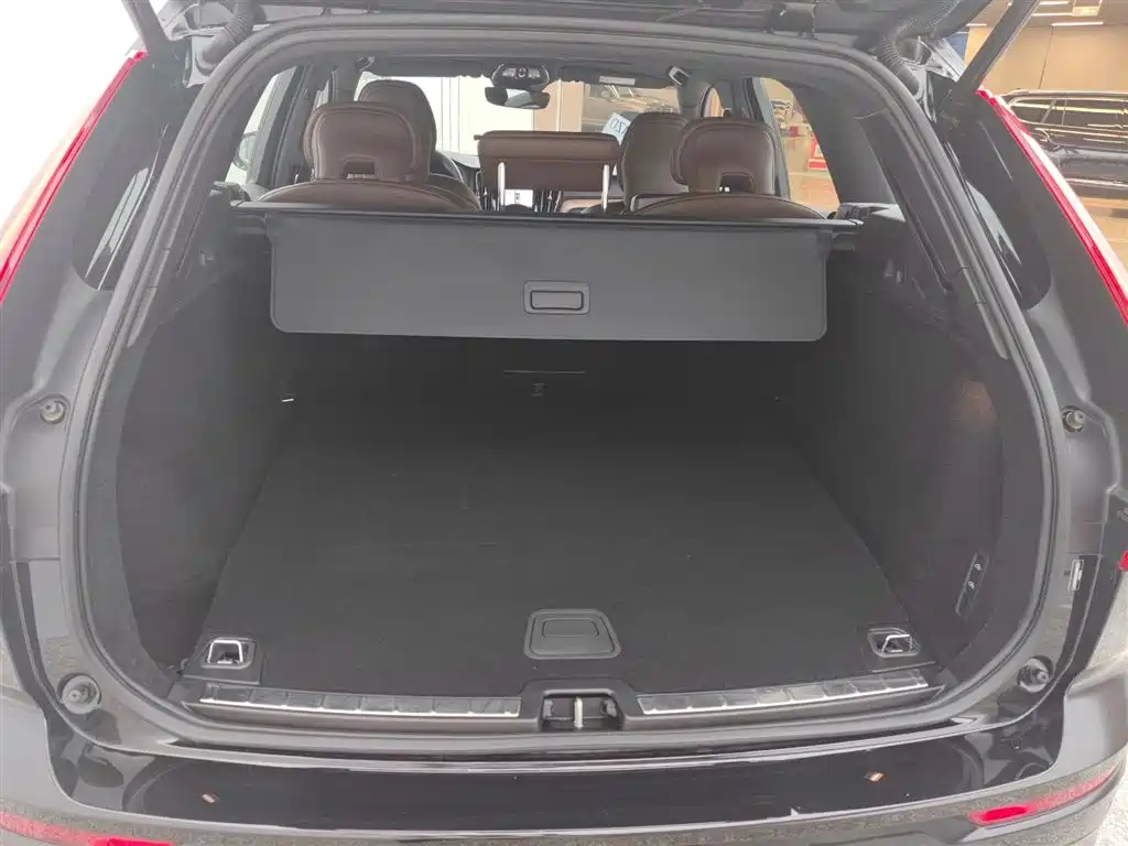 VOLVO XC60 PLUG IN HYBRID