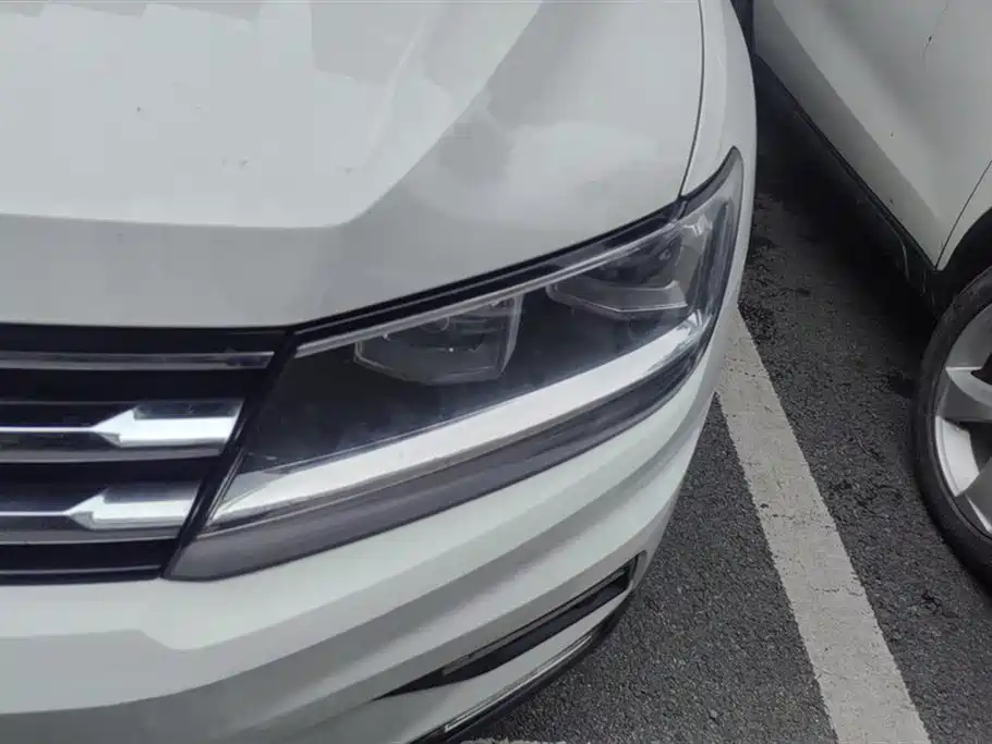 Volkswagen Tiguan L L 2019 330TSI AT Luxury V