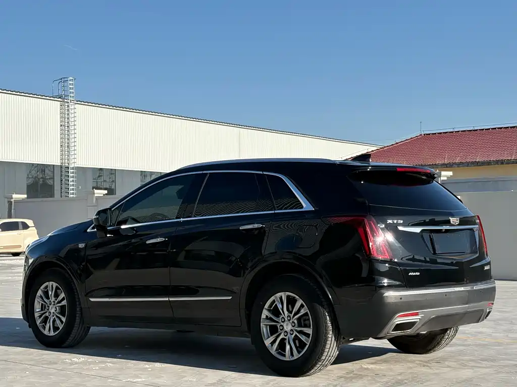 CADILLAC XT5