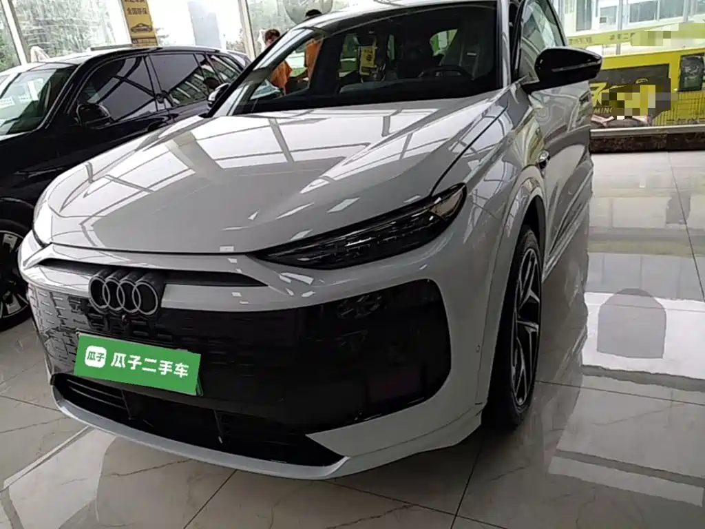Audi Q6L e-tron