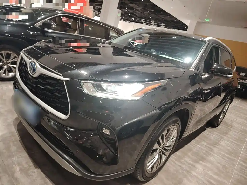 TOYOTA HIGHLANDER