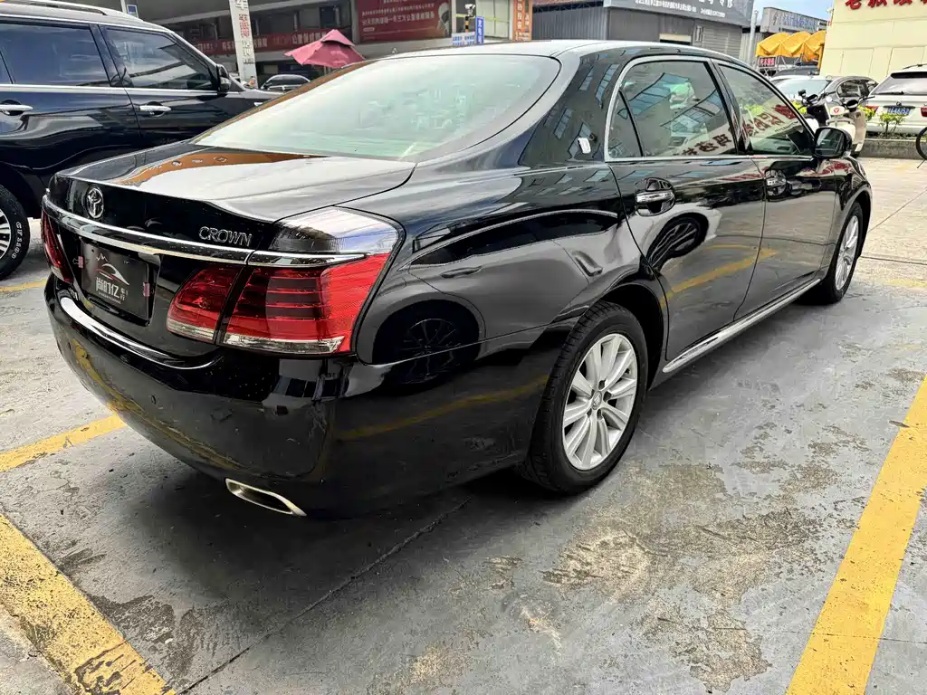 Toyota Crown 2012 2.5L Royal