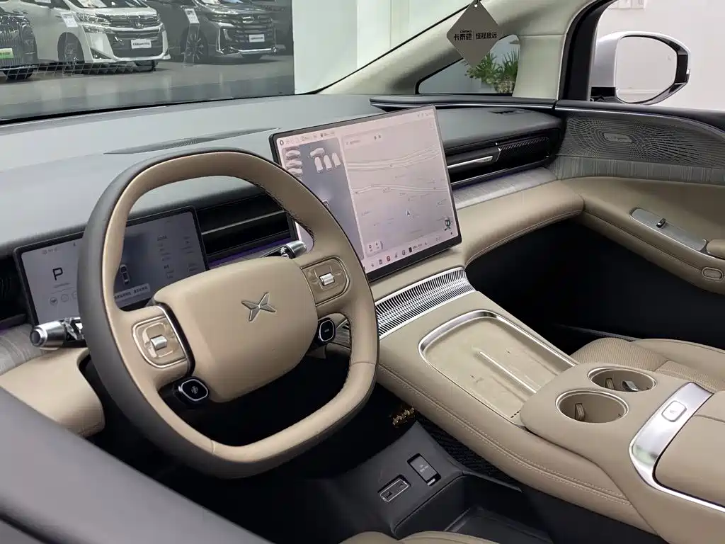 XPeng X9 — миниатюра 40