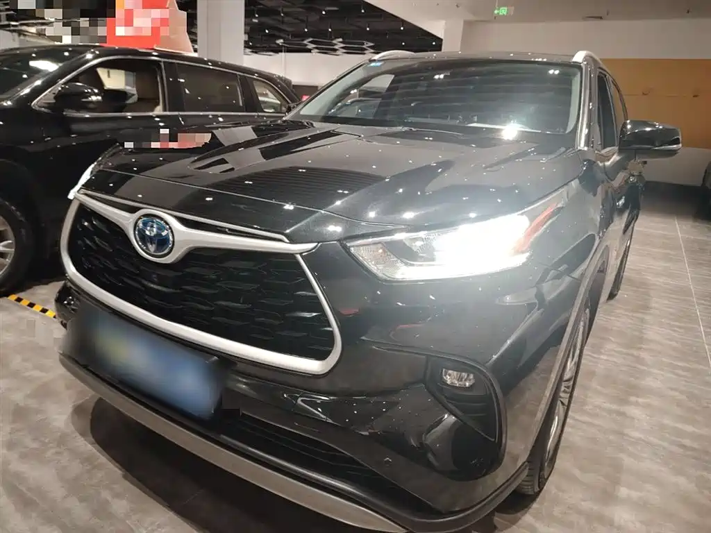 TOYOTA HIGHLANDER