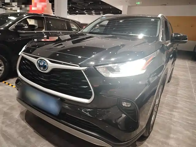 TOYOTA HIGHLANDER 2023