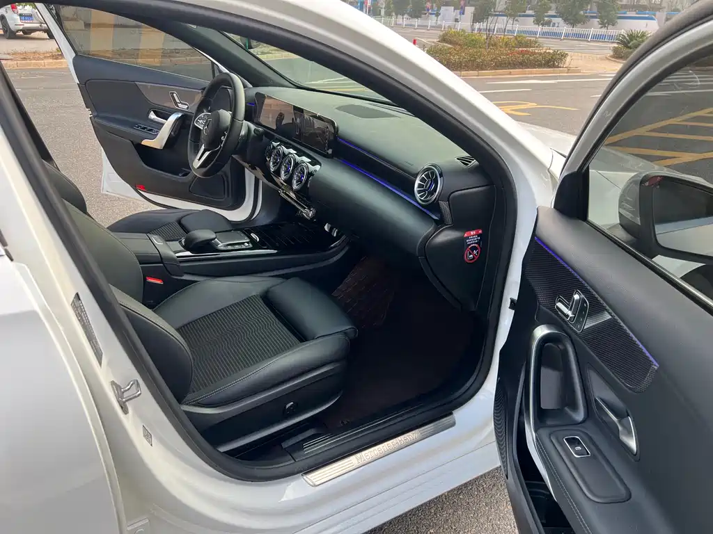 MERCEDES-BENZ A CLASS