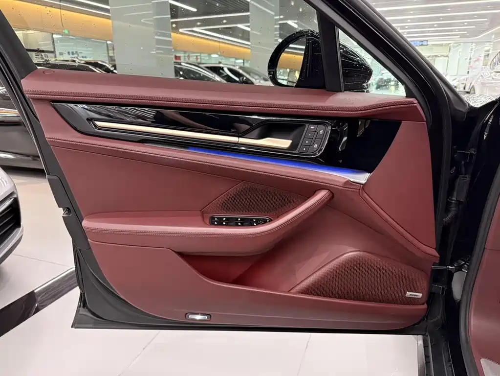 Porsche Panamera — миниатюра 13