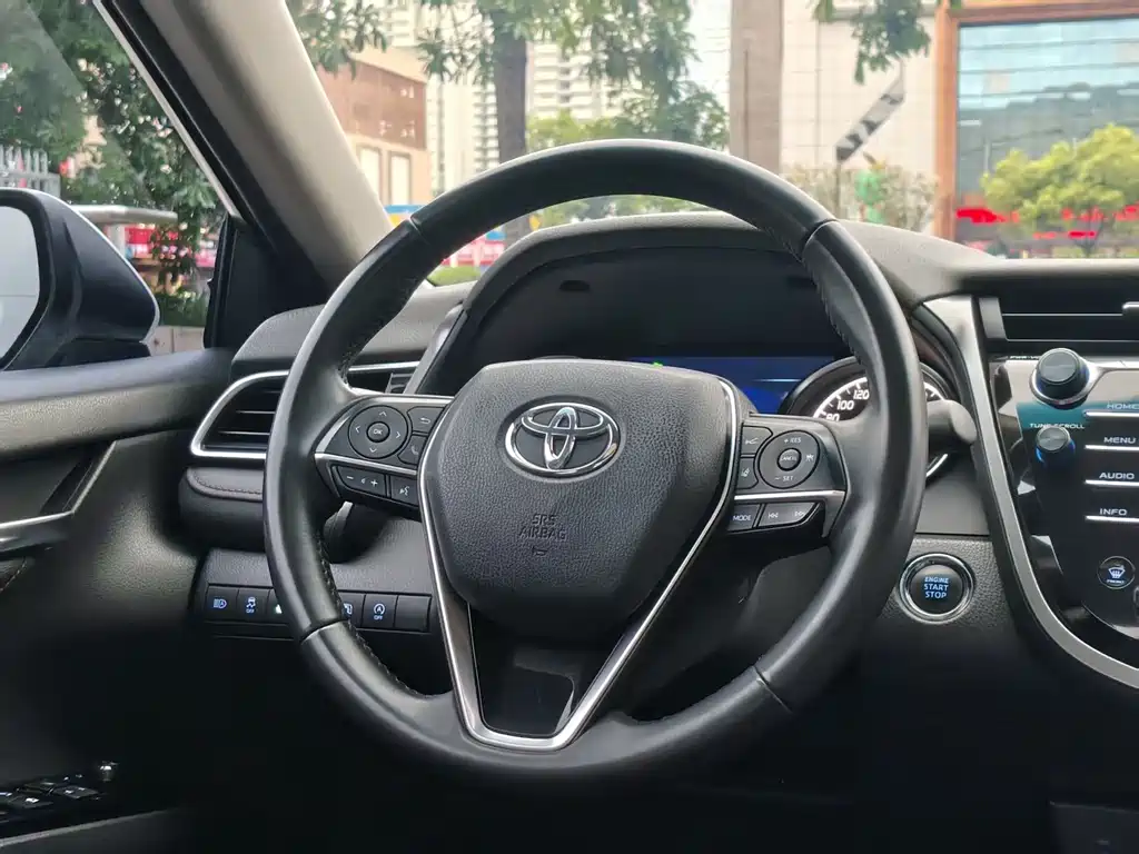 Toyota Camry 2018 2.5G Luxury