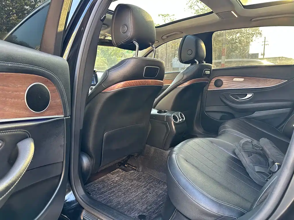 MERCEDES-BENZ E CLASS